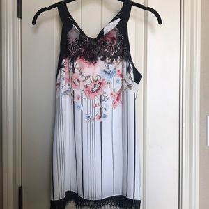 Sleeveless floral/stripe blouse, lace trim